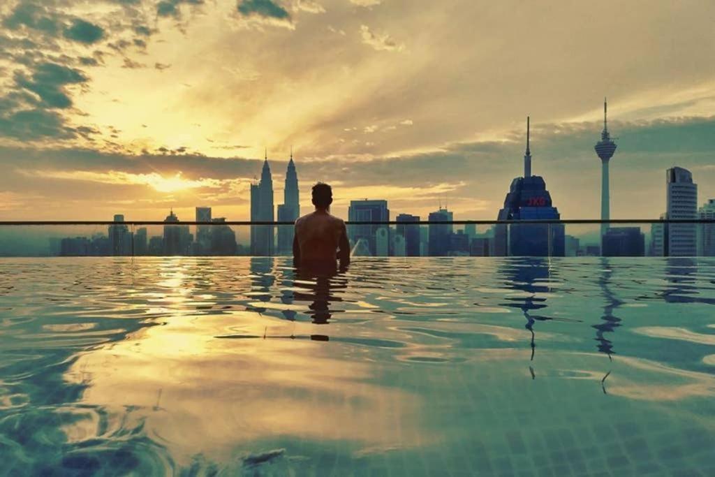 Regalia Suites Infinity Pool Kuala Lumpur Exterior photo