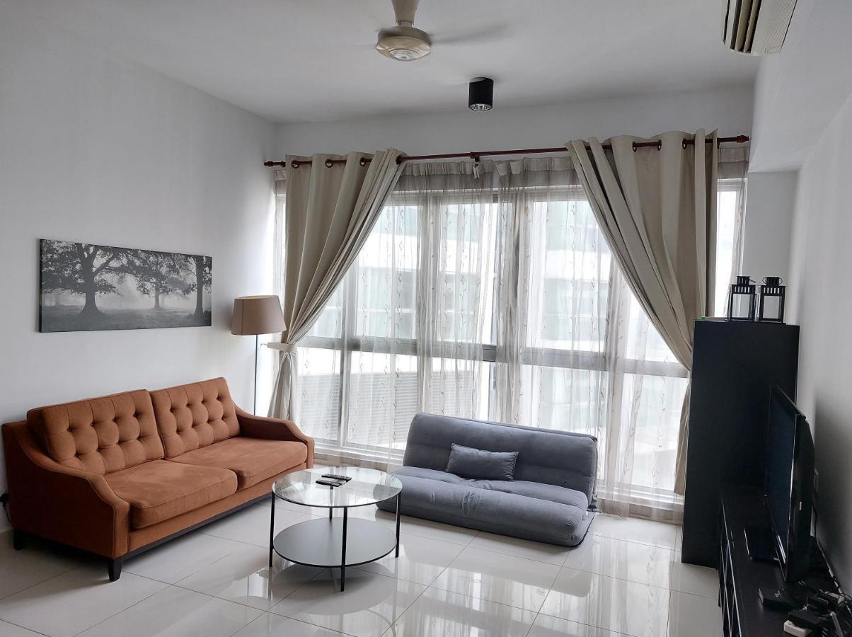 Regalia Suites Infinity Pool Kuala Lumpur Exterior photo